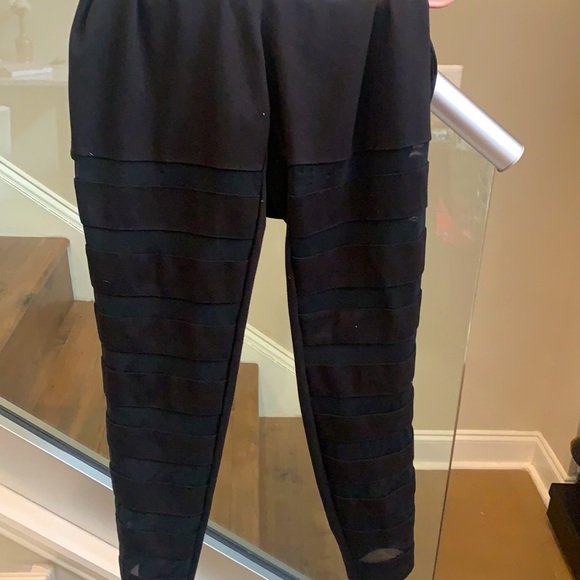 Black leggings with mesh - Picture 3 of 3